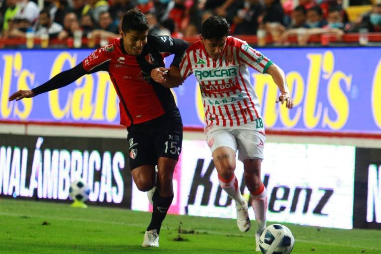 Atlas golea como visitante a Necaxa con doblete de Quiñones
