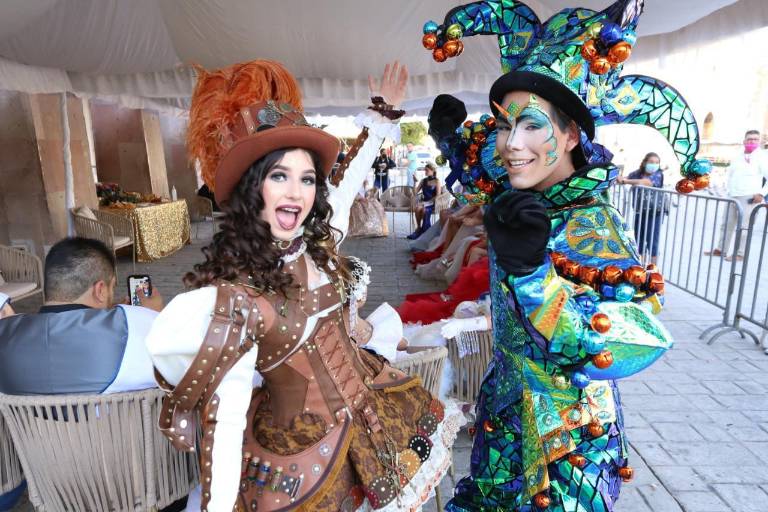 Se presentan candidatas y candidatos a reinados del Carnaval; ‘El Químico’ les pide no desmoralizarse si no hay fiesta