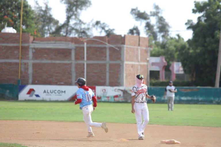 Familia Velarde sorprende a Turbiza al comienzo de playoffs Liga de Meseros