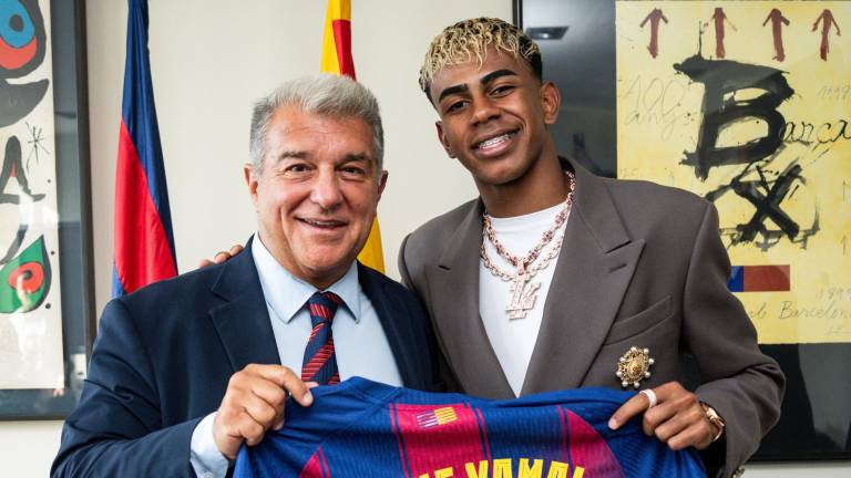 Lamine Yamal renueva con el Barcelona.