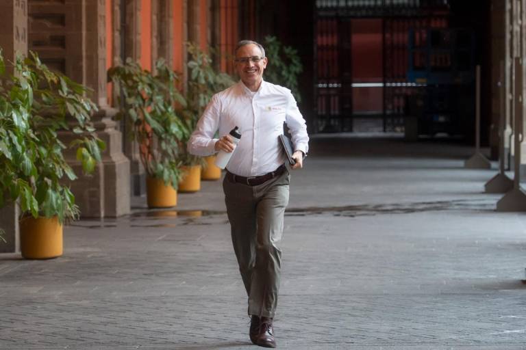 AMLO recontrata a López-Gatell