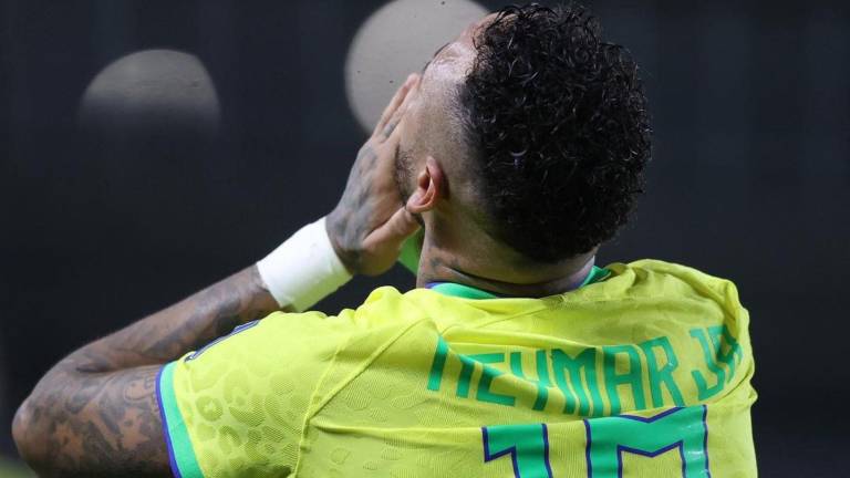 Neymar se dijo feliz de estar de vuelta con la selección brasileña.