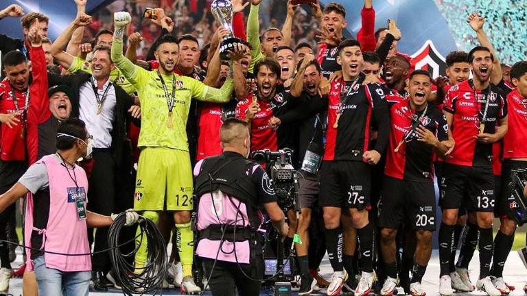 Los jugadores del Atlas, en el momento más esperado por toda su afición.