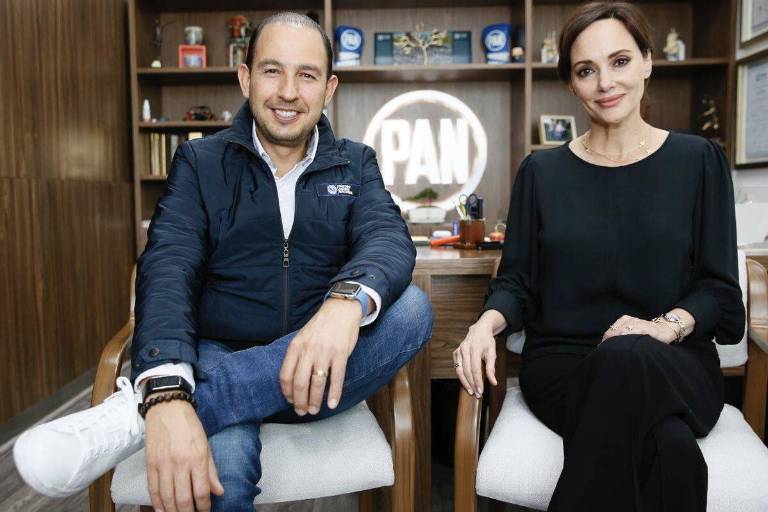 Lilly Téllez se afilia al PAN; Marko Cortés le da la bienvenida