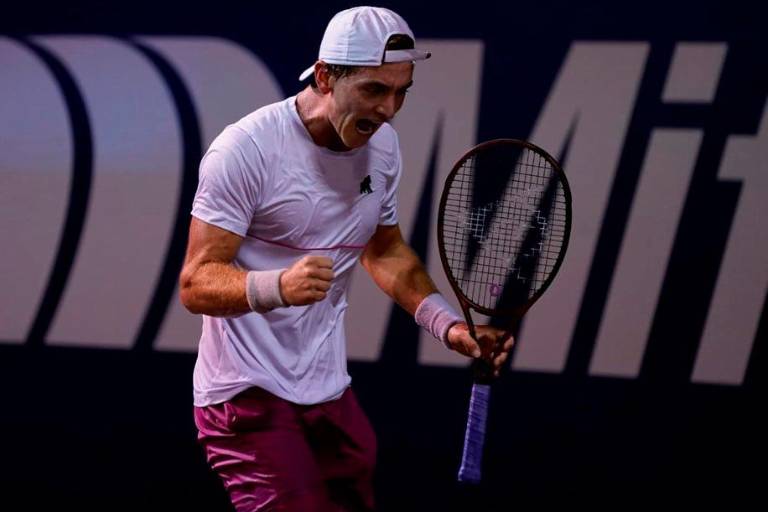 Avanza Luis Patiño a semifinales de dobles en Ecuador