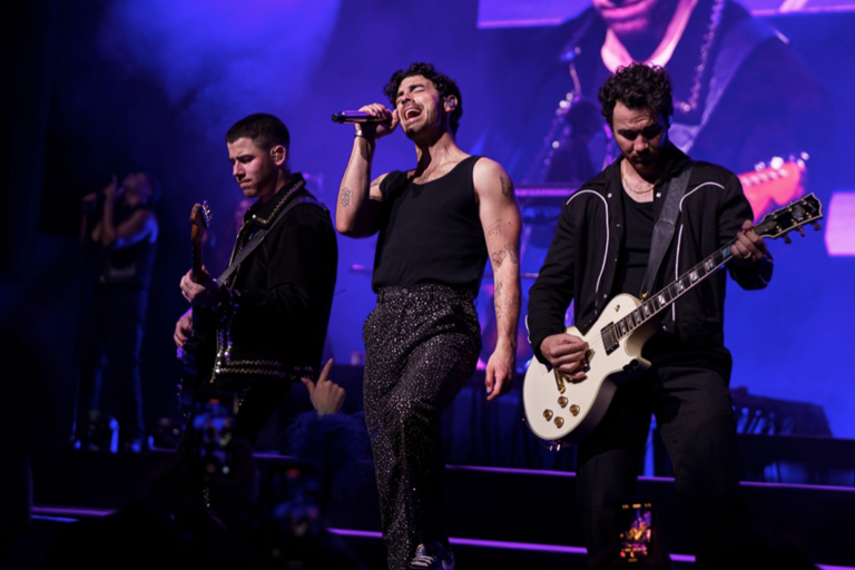 Rinden homenaje los Jonas Brothers a Liam Payne