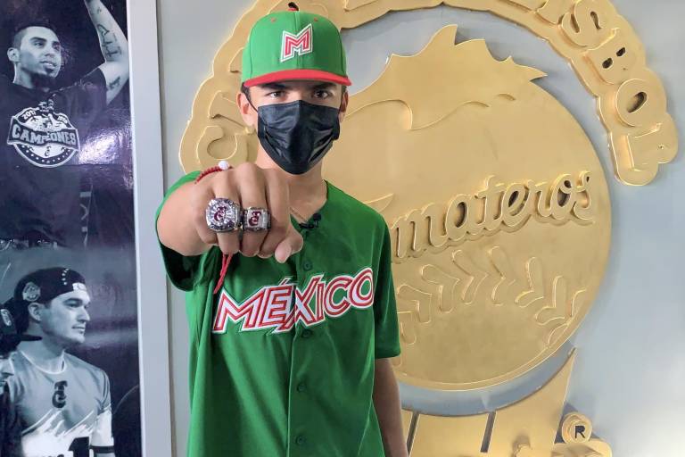 Tomateros de Culiacán reconoce al mundialista Ezequiel Rivera