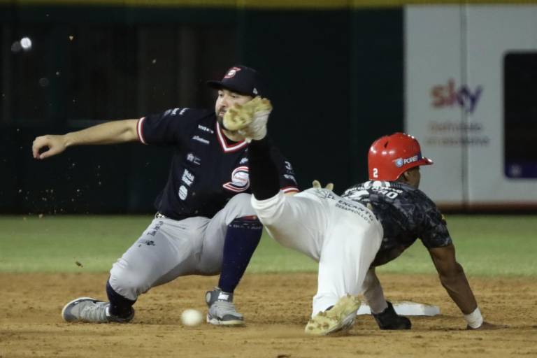 Explota ofensiva de Venados y asegura serie ante Sultanes