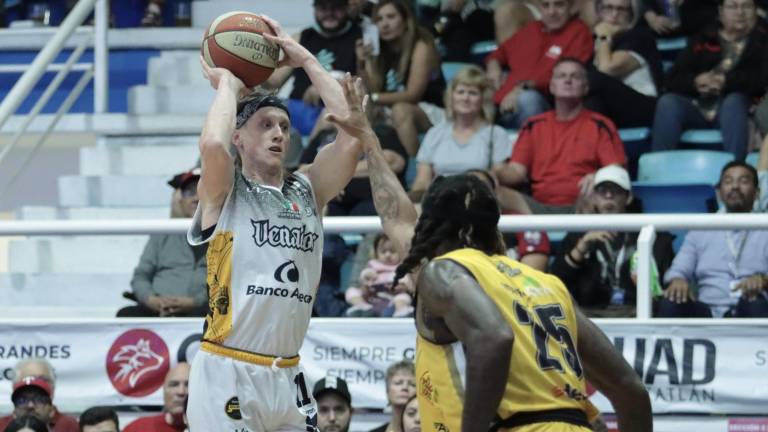 Jeff Ledbetter brindó un gran partido por Venados.