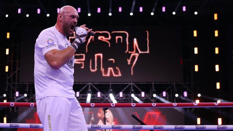 Tyson Fury pospone su combate.
