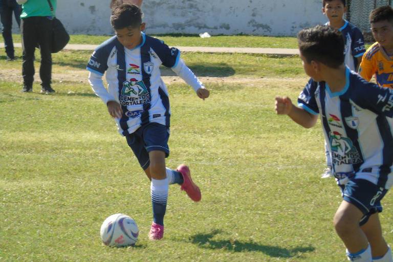 Tuzos logra contundente triunfo en Copa Mazatlán