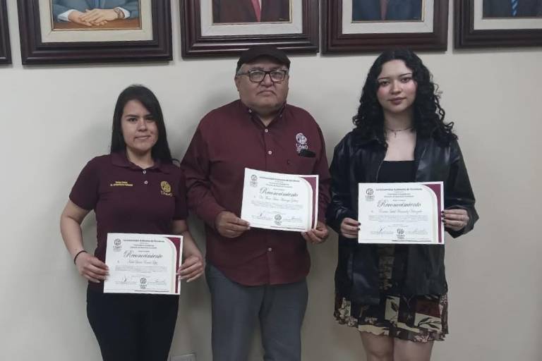 Reconocen a alumnos la UAdeO