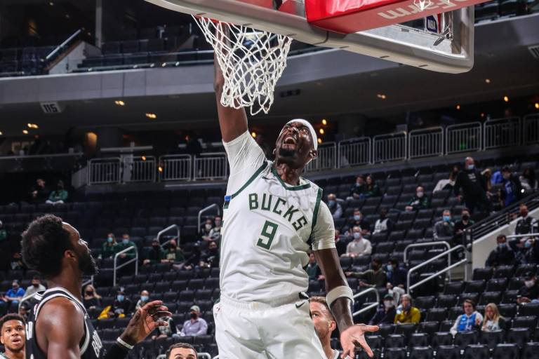 Segundo triunfo en tres días de Bucks sobre Nets y asegura playoffs