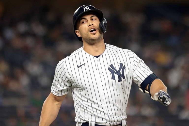 Stanton sigue sin poder realizar actividades de beisbol