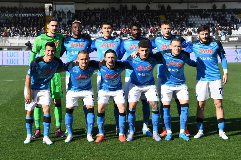 Chucky es titular en goleada del Napoli