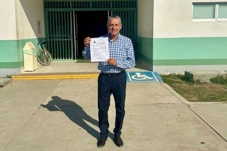 Pineda Domínguez pide licencia para contender por la Alcaldía de Rosario