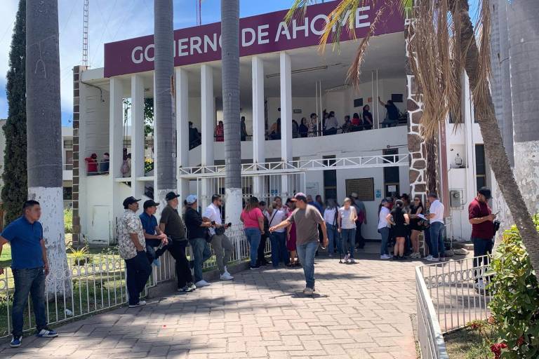 Toman Palacio Municipal de Ahome, tras desafuero de Gerardo Vargas Landeros