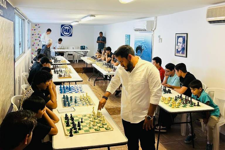 Santiago Mercado es el mejor en la Simultánea de Ajedrez ‘Día del Estudiante’