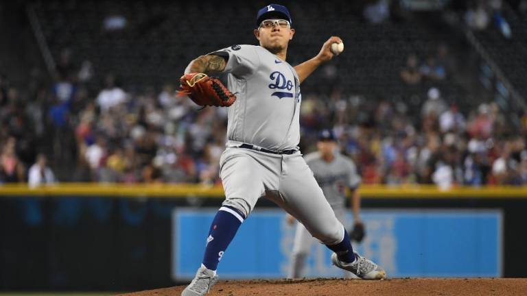 Julio Urías logró llegar a la décimo tercera victoria en la temporada.