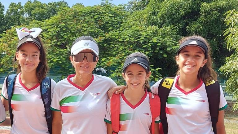 La sinaloense Monserrat Montaño (izquierda) se alzó con la corona en República Dominicana.