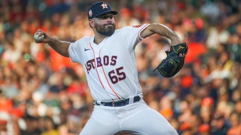 José Urquidy también representará a México en el Clásico Mundial de Beisbol.