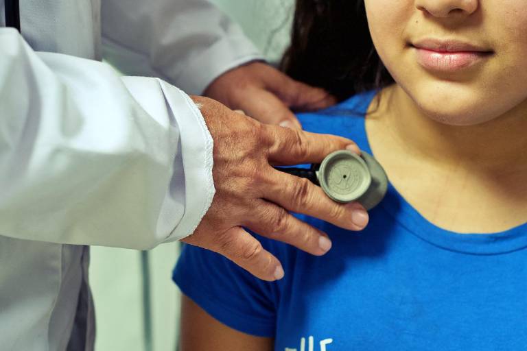 Hepatitis aguda infantil, ni infecciosa, ni de rápida propagación, afirma López-Gatell