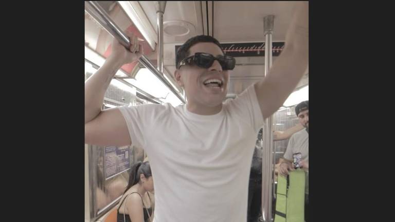 Grupo Firme en el Metro de Nueva York