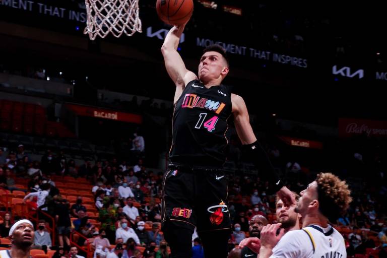 El Heat supera a Pacers en regreso de Tyler Herro a la duela
