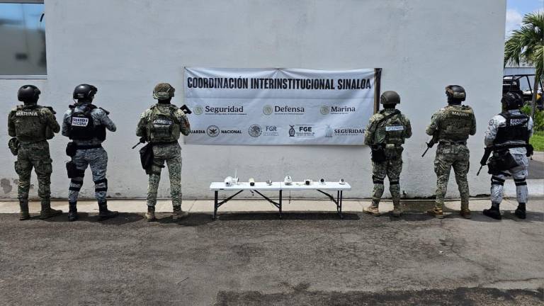 Fuerzas federales y estatales aseguraron armamento, equipo táctico y vehículos, dos de ellos con reporte de robo.