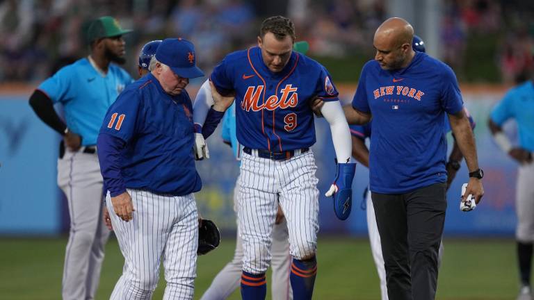 Brandon Nimmo salió lesionado el pasado viernes, durante la pretemporada de Grandes Ligas.