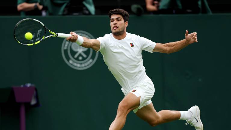 Carlos Alcaraz, No. 2 del PIF ATP Rankings, busca esta quincena su tercer título consecutivo en Wimbledon.