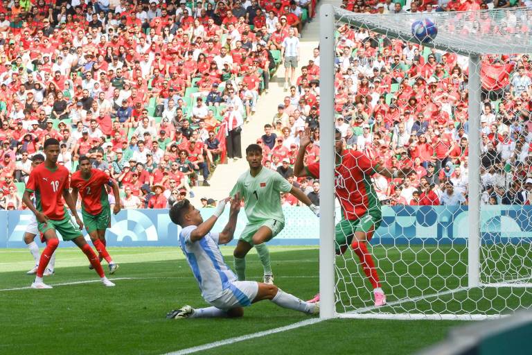 Argentina cae ante Marruecos, en medio de un caos olímpico en el arranque de París 2024