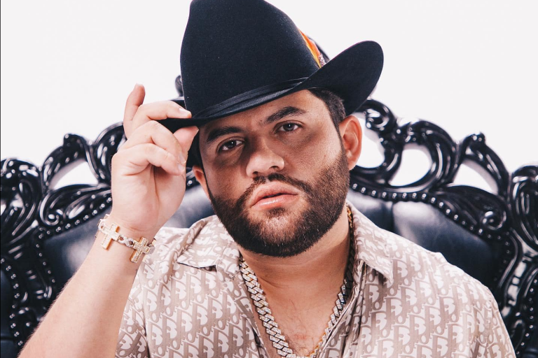 Denuncia el cantante Luis R Conriquez agresión por parte de su ex esposa