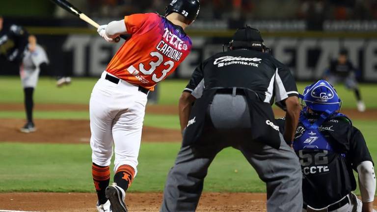 Naranjeros vino de atrás y dejó tendidos a los Yaquis 5-4 en el juego inaugural en el Estadio Sonora.