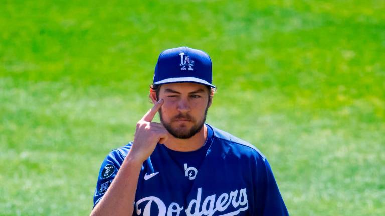Trevor Bauer emigrará al beisbol japonés, donde se integraría a los Yokohama DeNA BayStars.