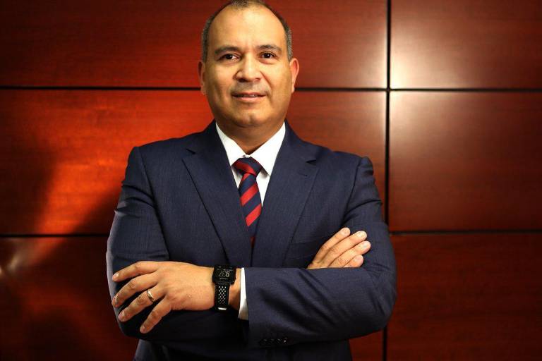 Interpol cancela ficha roja contra Carlos Treviño, ex director de Pemex