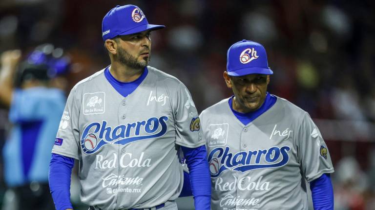 Gil Velázquez sale de Charros.
