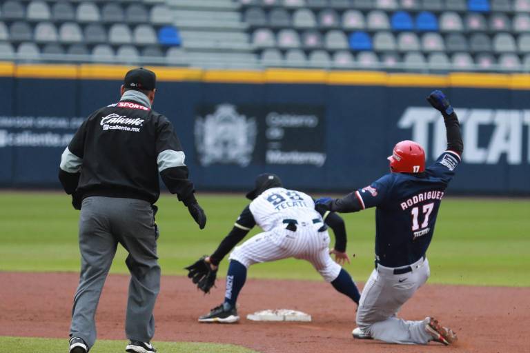 Sultanes se lleva la doble cartelera ante los Águilas