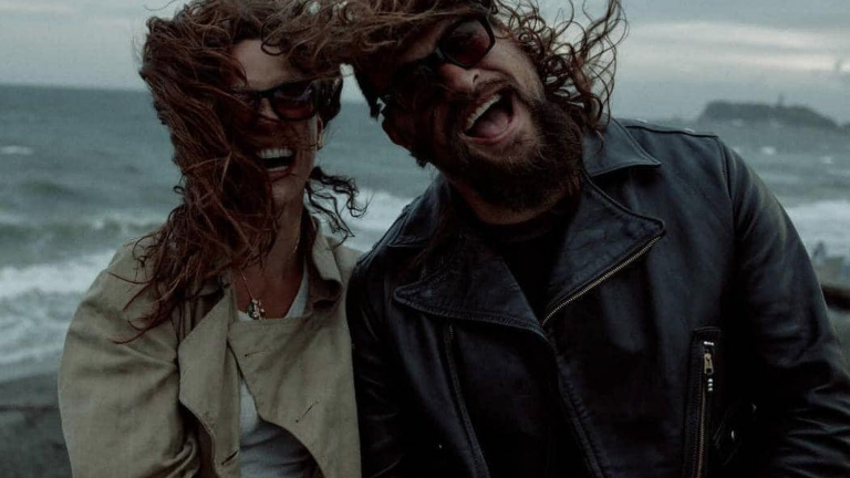 Jason Momoa confirma su relación con Adri Arjona.
