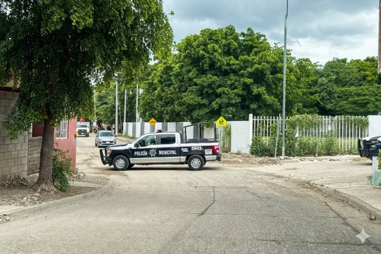 Evacúan primaria en Culiacán por reporte de hombre armado
