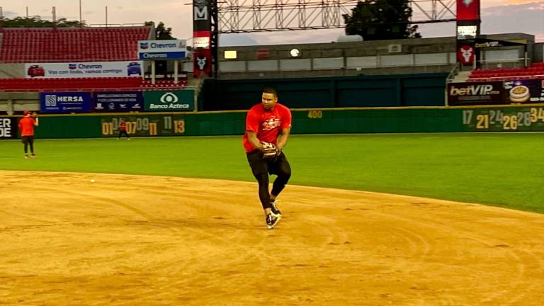 Isaías Tejeda, durante su práctica el infielder del Teodoro Mariscal.