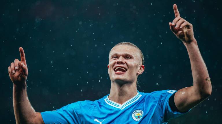 Erling Haaland marca doblete.