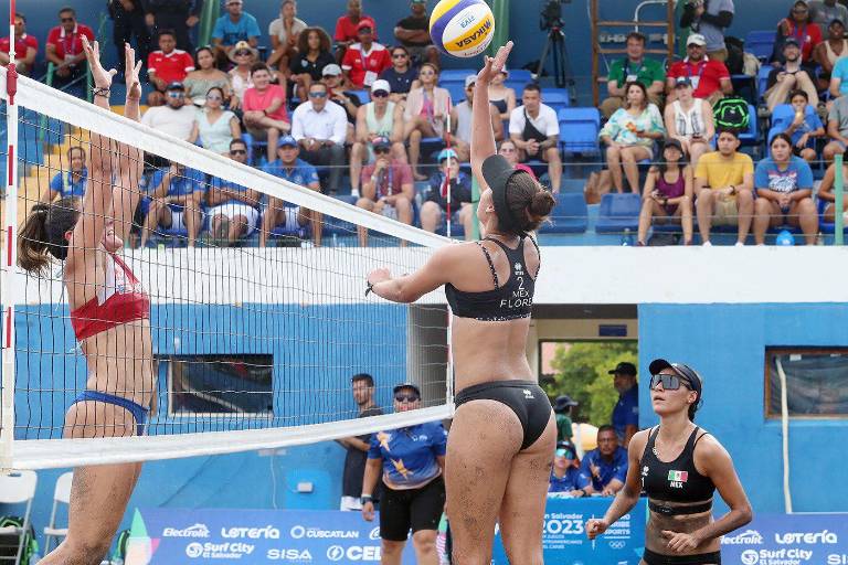 Sinaloense Abril Flores cae en el voleibol de playa y disputará la medalla de bronce