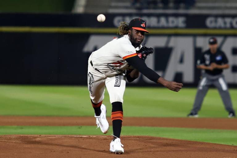 Con Touki Toussaint dominante, Naranjeros se lleva el primero