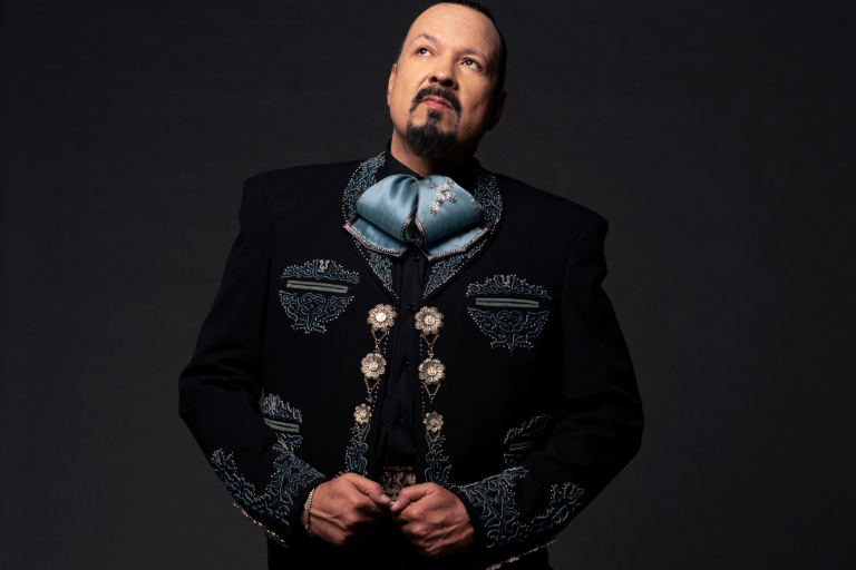 Abuchean a Pepe Aguilar por dedicar tema a Nodal