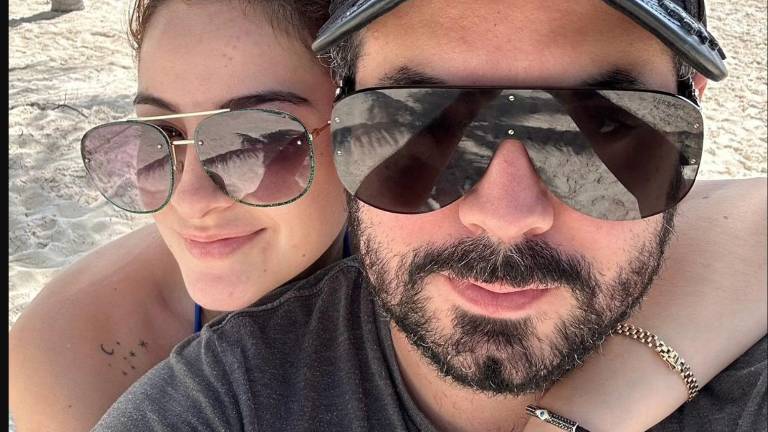 José Eduardo Derbez y su novia Paola Dalay esperan a una niña.