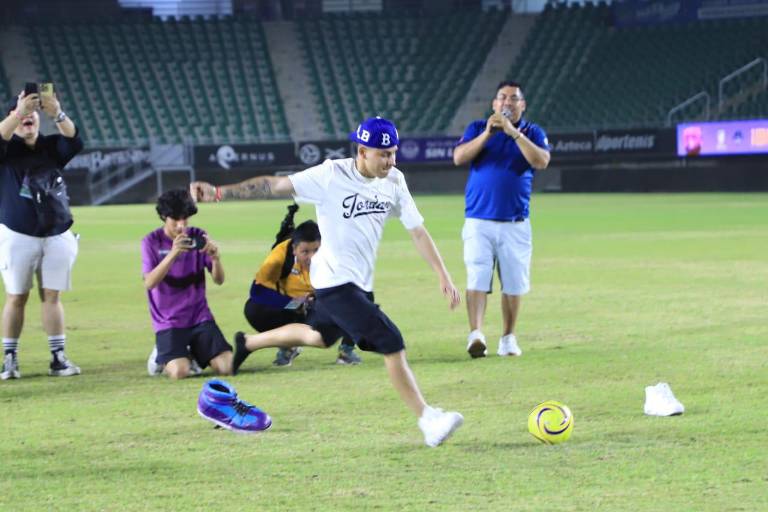 Rivaldios ‘prende’ la inauguración de la Copa Mazatlán