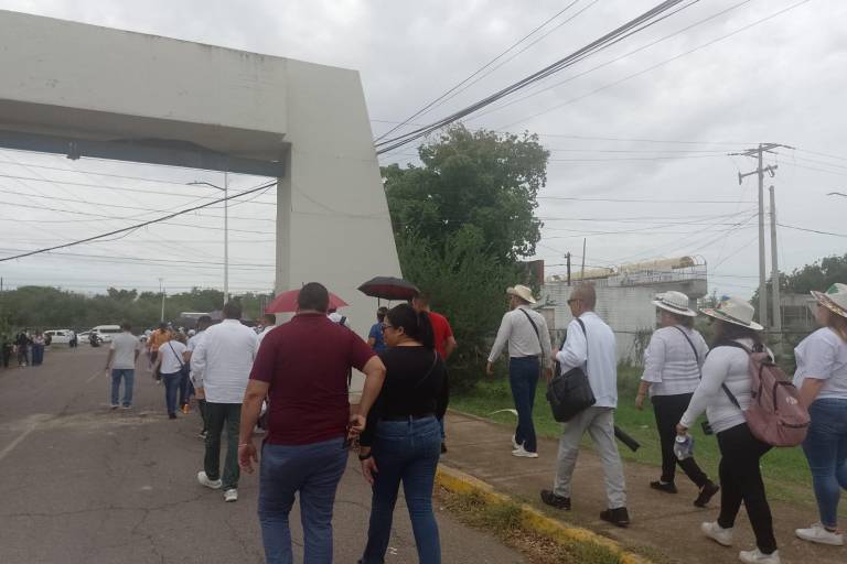 Rector de la UAS pide a comitiva retirarse porque audiencia se alargará
