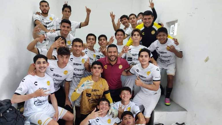 Dorados sorprendió a uno de los mejores equipos del Grupo 15.
