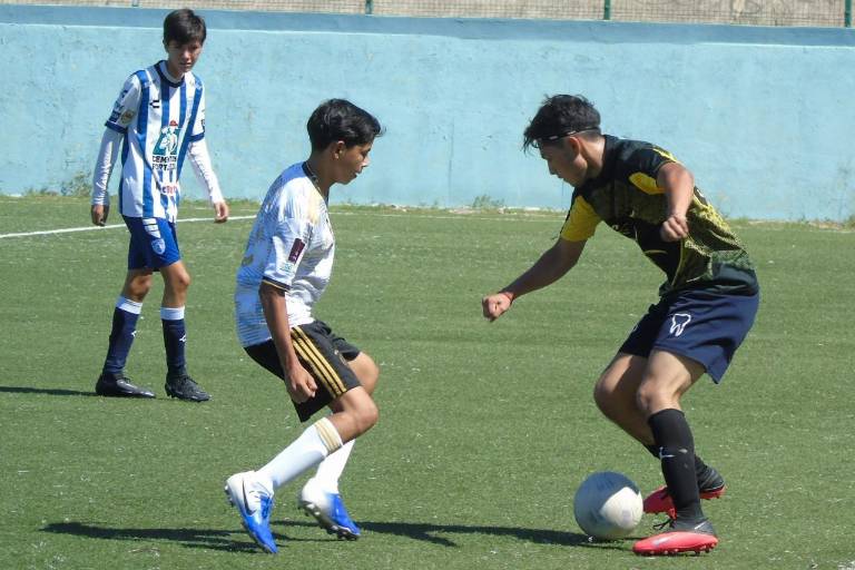 Cobaes 35 debuta con triunfo en la Liga de Futbol Estudiantil